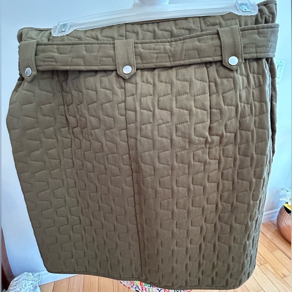 Women’s quilted forest green skirt new with tags. - Picture 2 of 8